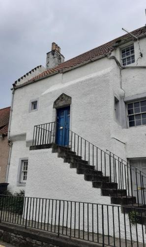 Burntisland Apartment | Cosy seaside flat - 40 min to Edinburgh