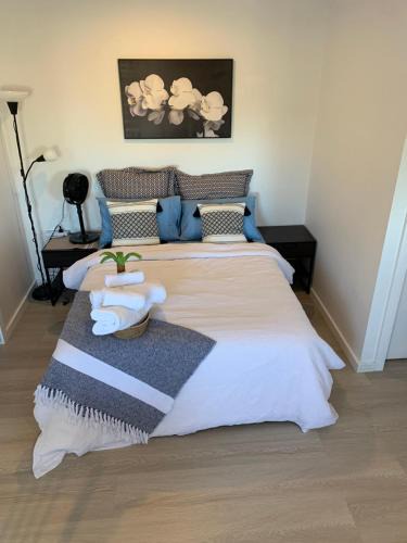 Taylor Apartment | Cosy Secure comfortable for two in Canberra
