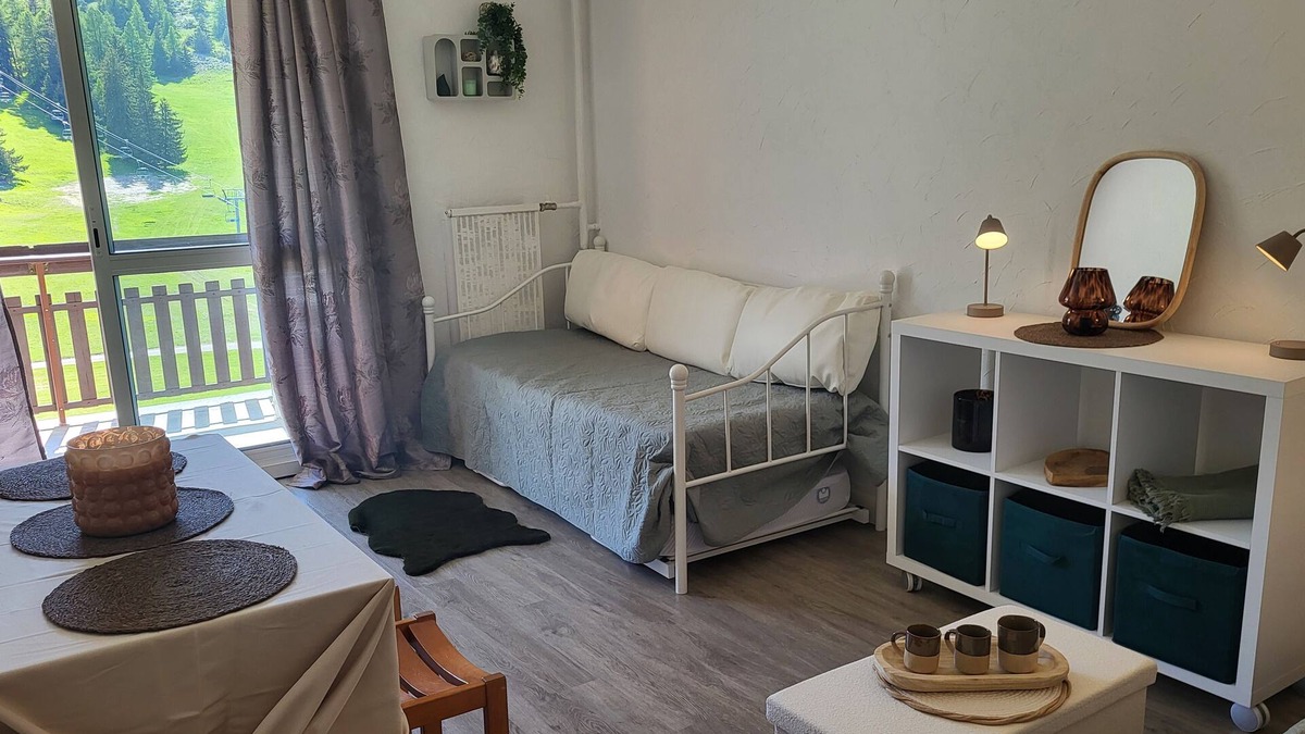 Saint-Etienne-en-Devoluy Apartment | COSY stay at the MONTAGNE-STUDIO for 4 people- at the foot of the resort.
