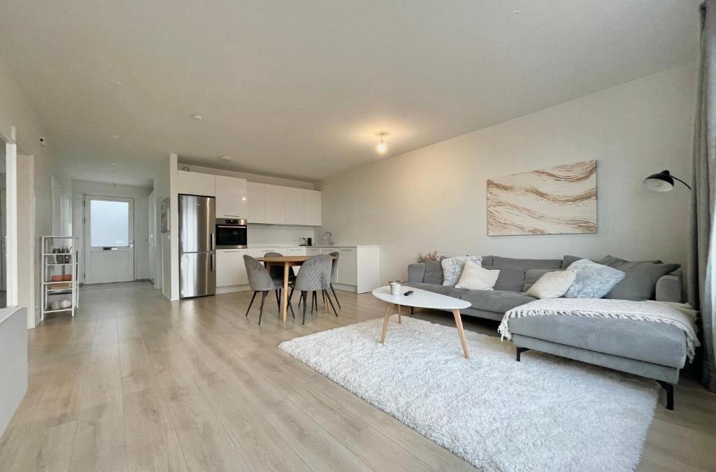 Njardvik Apartment | Cosy stay with a great view!