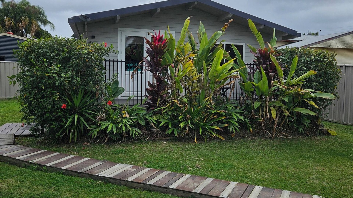 Maryborough Cabin | Cosy Studio Cabin at 94 Churchill Street, Maryborough QLD (Pet Friendly)