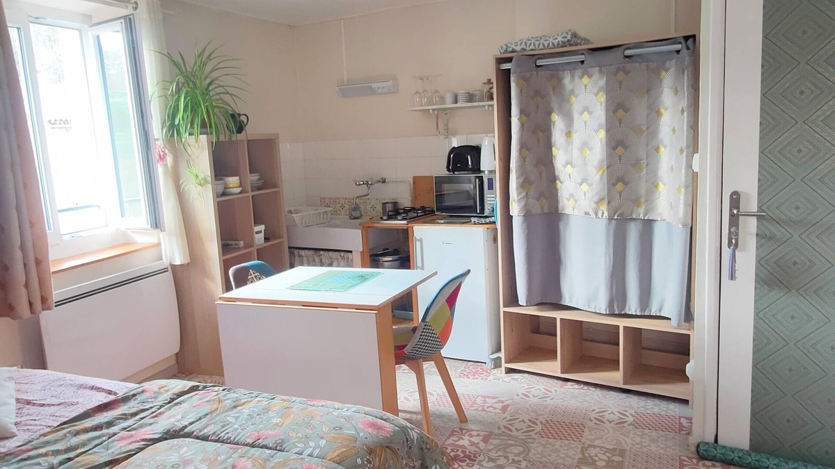Rennes-les-Bains Apartment | Cosy studio with river view