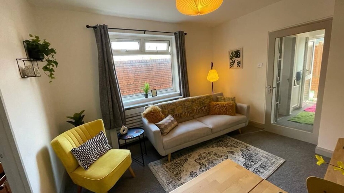 Grangetown Apartment | Cosy stylish 2-bedroom apartment easy access to Cardiff