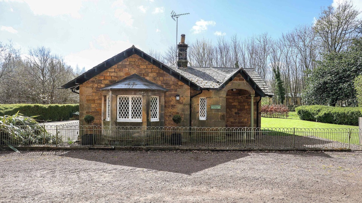 North Berwick House | Cosy Three Bed Lodge with Private Garden
