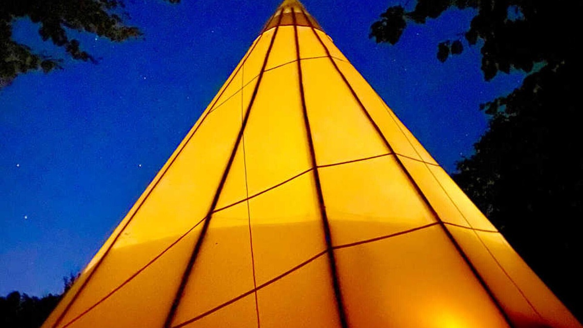 Valenciennes Apartment | Cosy Tipi on Stilts by Pond: Sleeps 4, Nature Retreat, Wood Stove, Fishing, Petanque, Near Lille