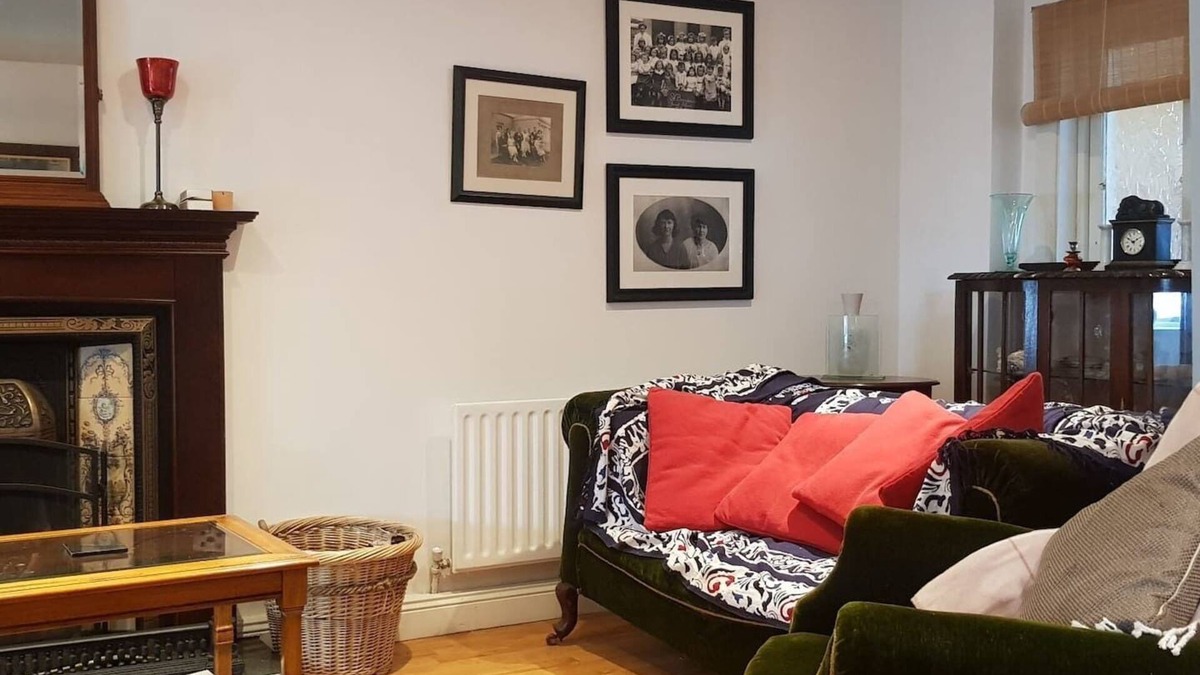 Banagher House | Cosy Townhouse on The Hill in Ireland