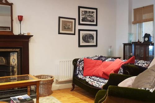 Banagher House | Cosy Townhouse on The Hill in Ireland