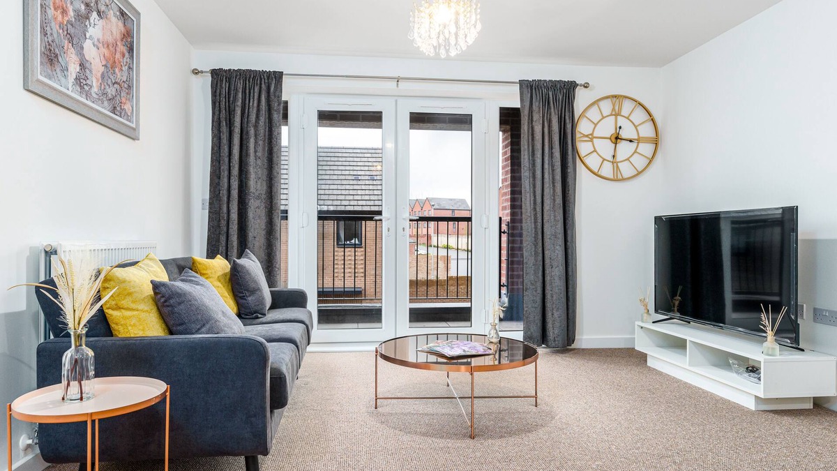 Belluton Apartment | Cosy Two bedroom Apartment with Balcony