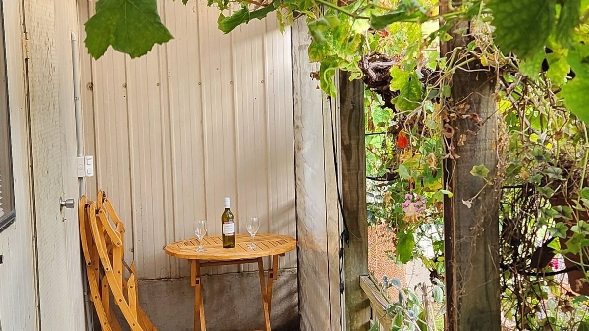 Warrnambool House | Cosy unit under the vine with separate bedroom and toilet. nnn
