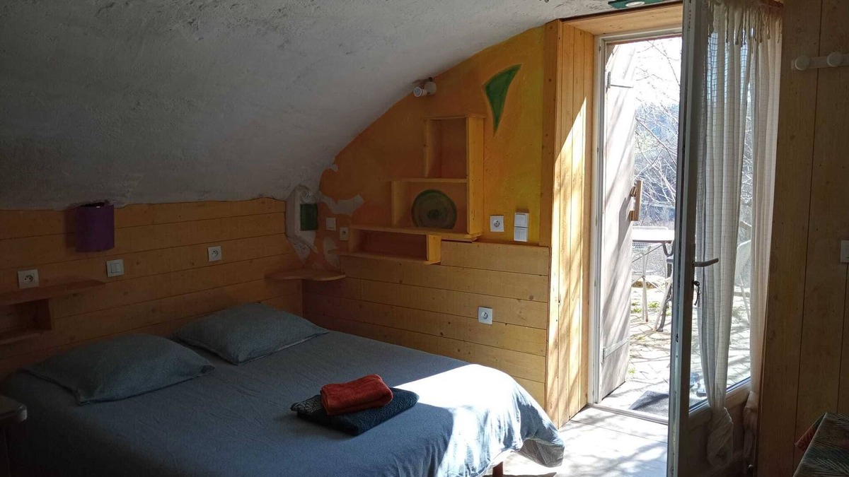 Yzeron Apartment | Cosy, vaulted studio with terrace