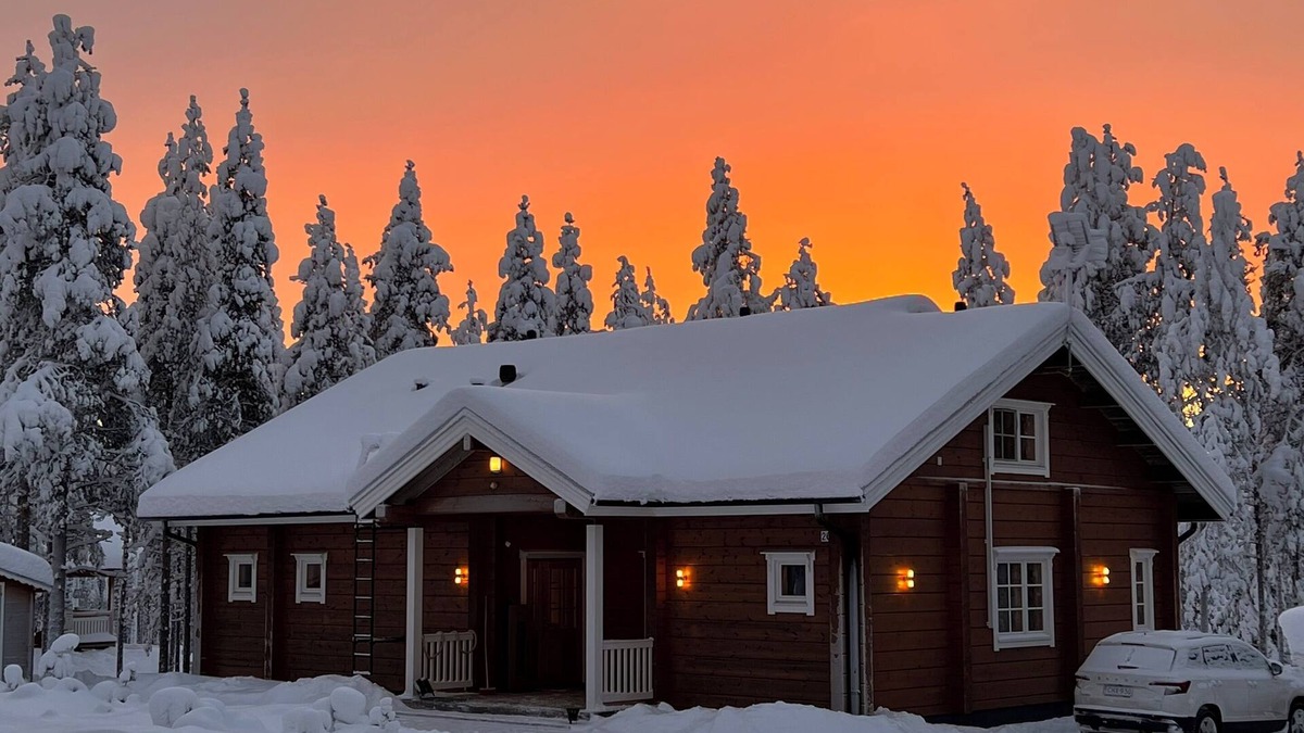 Pyhatunturi Cottage | Cosy Villa Aurora at Pyhä fell | 2 ski cards included | outdoor hottub