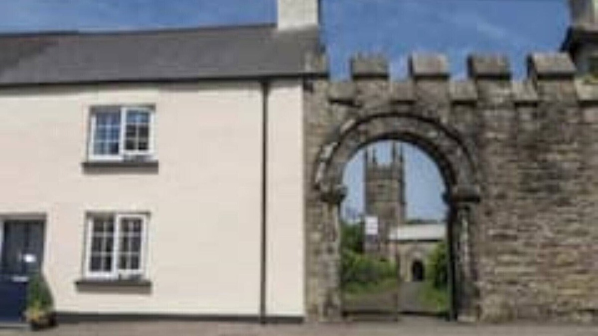 Bridestowe Cottage | Cosy village cottage on the edge of Dartmoor