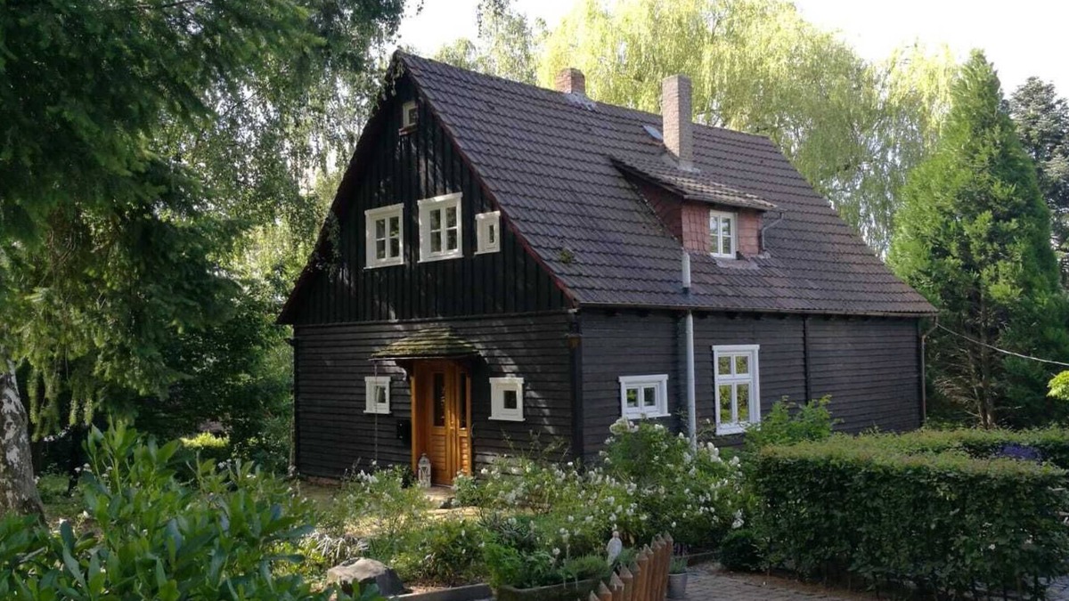 Uslar House | Cosy wooden house in the English style