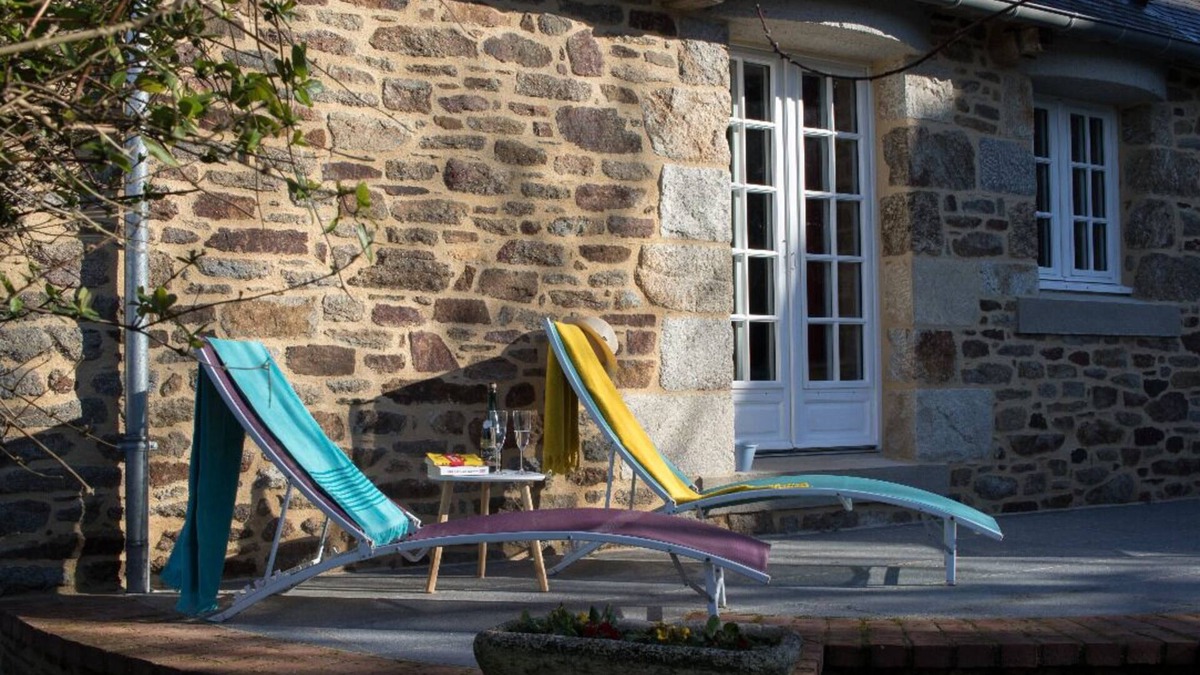 Lanvallay House | Coté Rance, charming country house