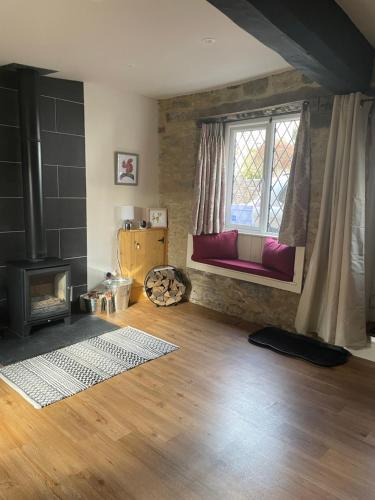 Ozleworth House | Cotswold Coombe Cottage