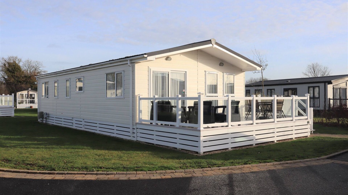 South Cerney House | Cotswold water park, Hoburne cotswolds luxury lodge.