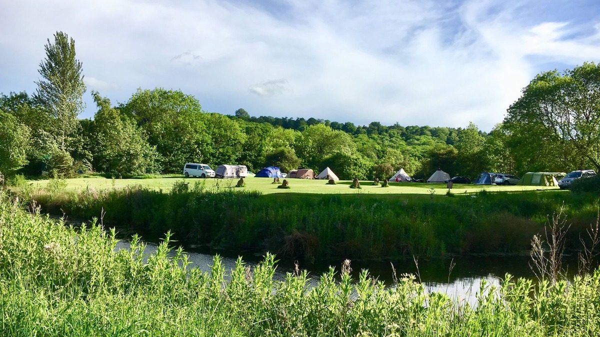 Whichford Cabin | Cotswolds Camping at Holycombe