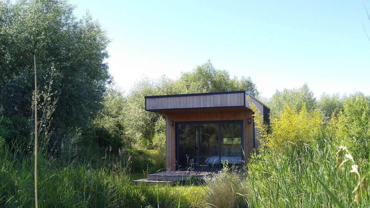 Saint-Quentin-en-Tourmont Apartment | Cottage by the water