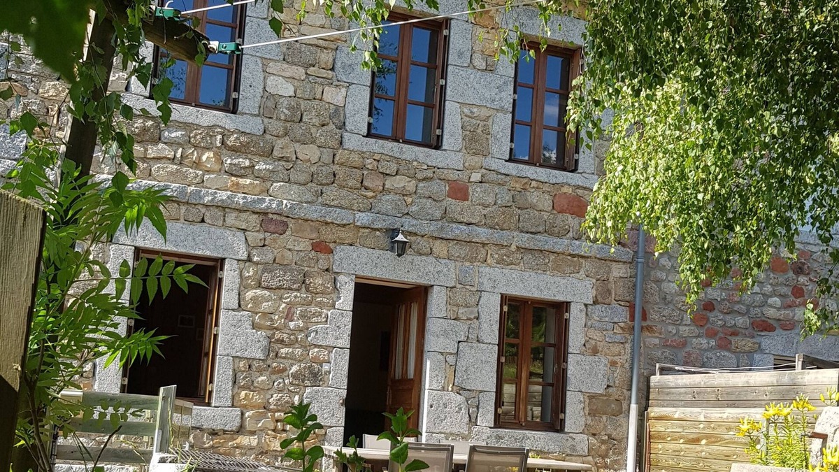 Saint-Alban-sur-Limagnole Cottage | Cottage 3 ears in the countryside 10 minutes A75/8 people.