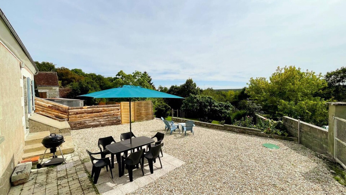 Saint-Quentin-sur-Inrois Cottage | Cottage with Garden, WiFi, Private Parking near Loches