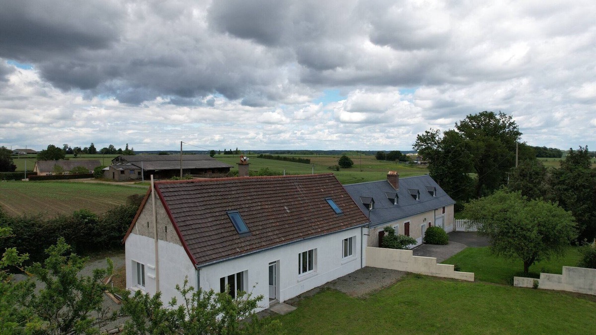 Saint-Vincent-du-Lorouer Cottage | Cottage in Saint-Vincent near Le Mans