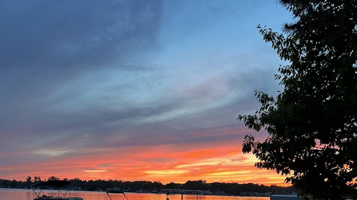 Manitou Beach-Devils Lake Cottage | Cottage on Devils Lake, sleeps up to 15, sandy bottom, great swimming, dock.