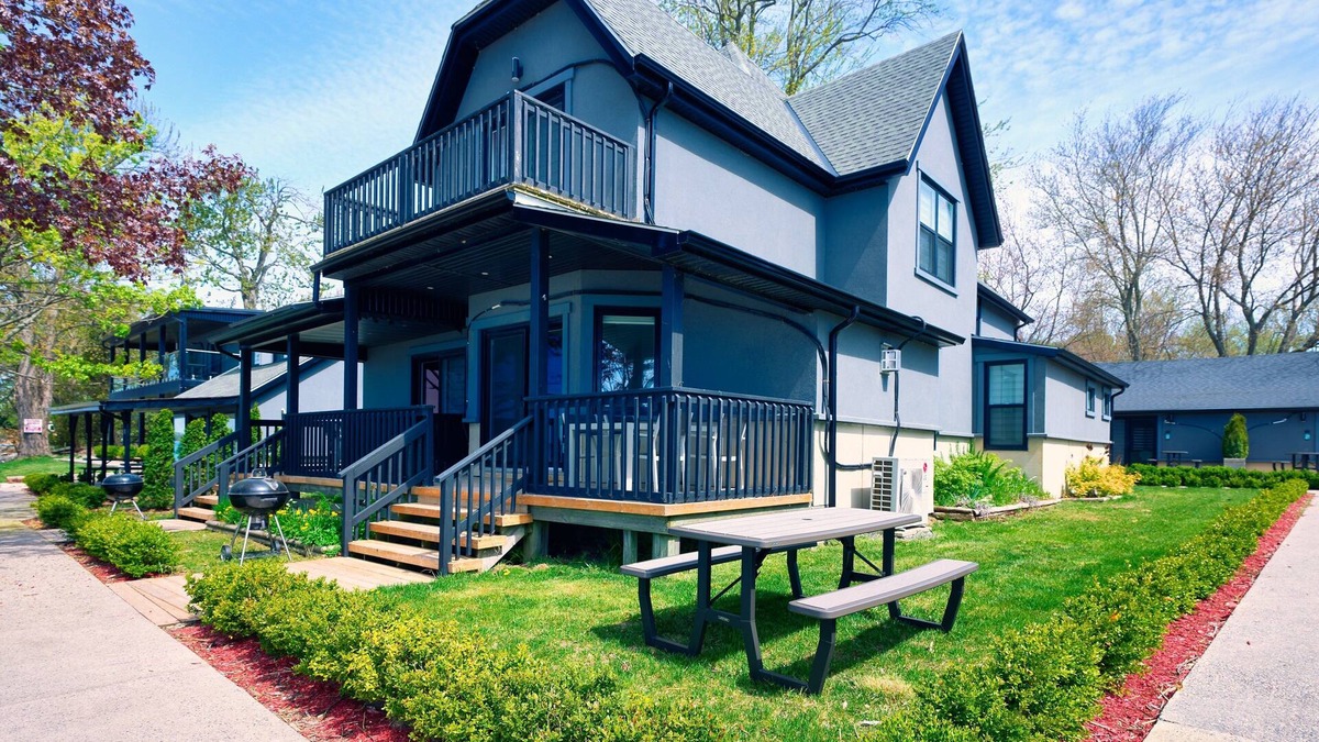 Wainfleet Cottage | Cottage 12: Beachfront Cottage Escape