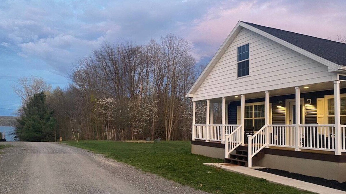 Himrod Cottage | Cottage #15 · Brand New 2 Bedroom Cottage on Seneca Lake