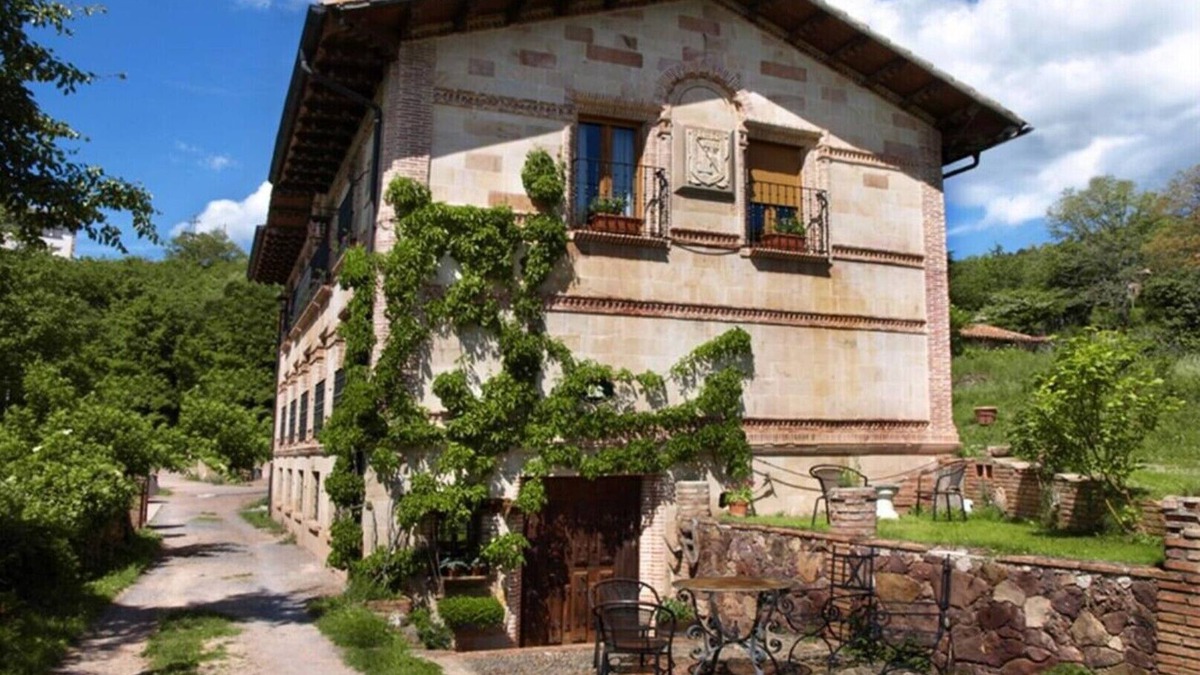 El Rasillo de Cameros Cottage | Cottage, 20 people, garden, barbecue, pets allowed