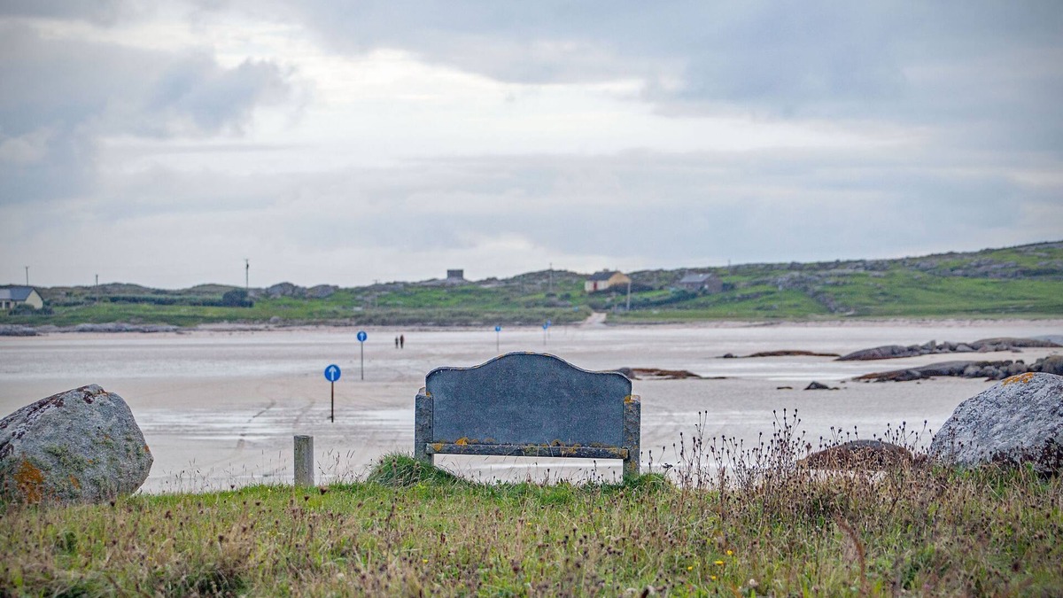 Omey Island Cottage | Cottage 383 - Claddaghduff - sleeps 8 guests in 4 bedrooms