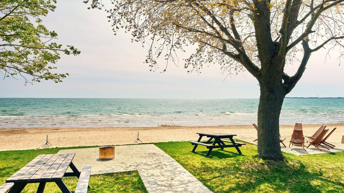 Wainfleet Cottage | Cottage 4: Beachfront Cottage Escape