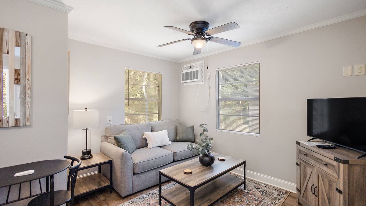 Ridgeland Cottage | Cottage 4 - Nobody Inn
