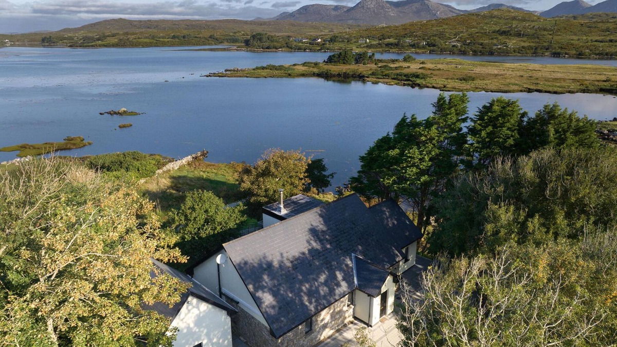 Cashel Cottage | Cottage 424 - Cashel - sleeps 6 guests in 3 bedrooms