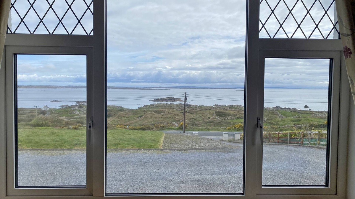 Kilkieran Cottage | Cottage 467 - Kilkerrin - sleeps 8 guests in 4 bedrooms
