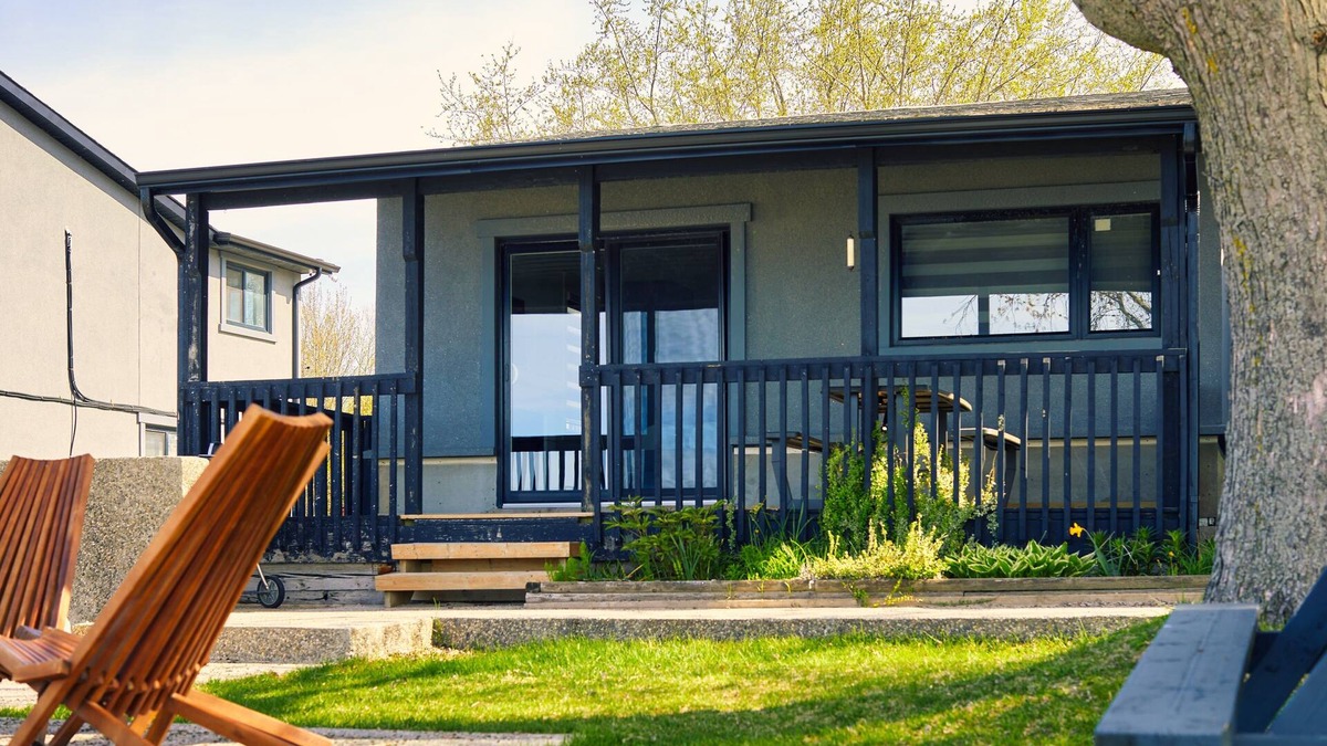 Wainfleet Cottage | Cottage 5: Beachfront Cottage Escape