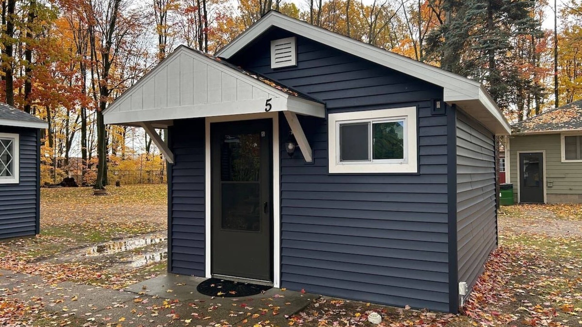 Lake City Cabin | Cottage #5 The Coneflower, 1 Bedroom Cottage