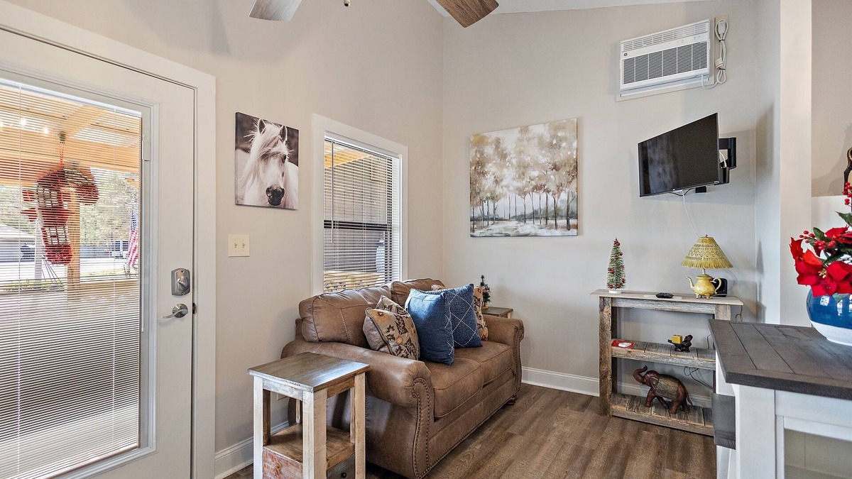 Ridgeland Cottage | Cottage 6 - Hooty's Place