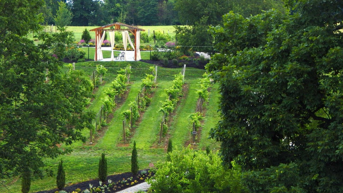 Crittenden House | Cottage At Brianza Gardens And Winery
