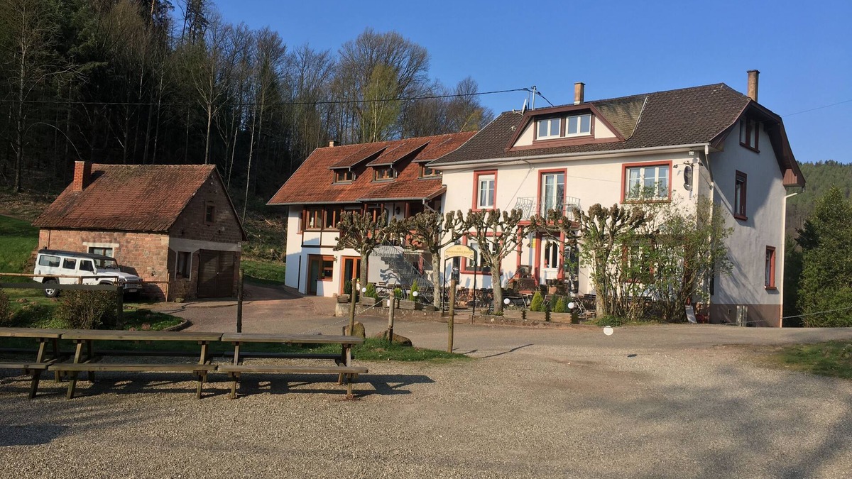 Windstein Cottage | Cottage at the foot of the Castles