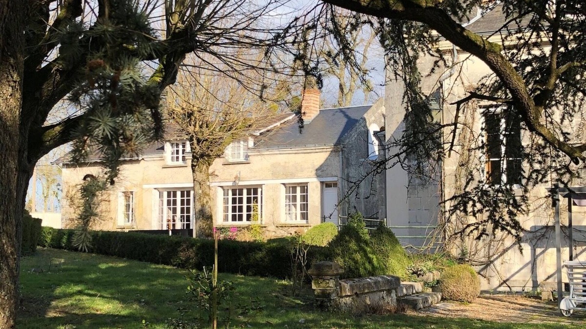 Montoire-sur-le-Loir House | Cottage Au Bonheur Dupré with heated pool in season in a park with trees 1.2 ha