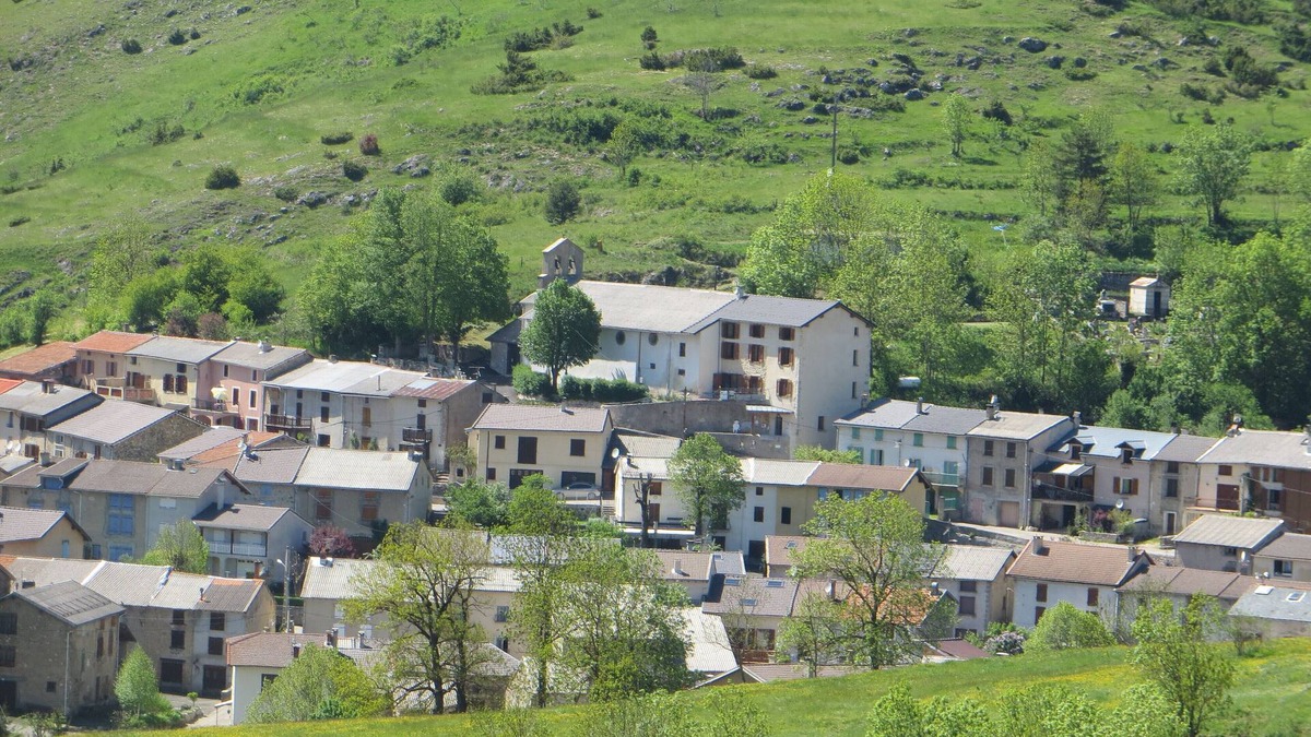 Comus House | cottage Barry of Espine in a small village 1200m altitude mountain