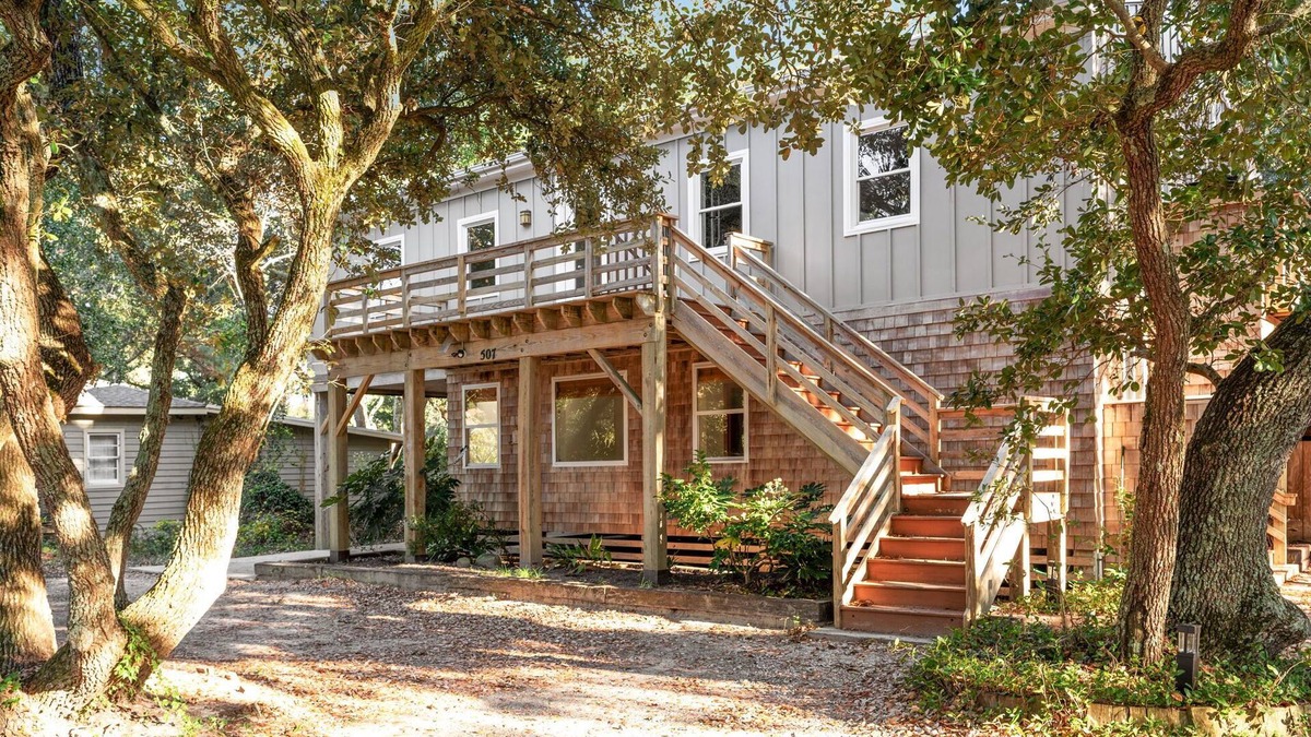 Kill Devil Hills House | Cottage by the Beach! 3BR, Pet-Friendly, Large Yard