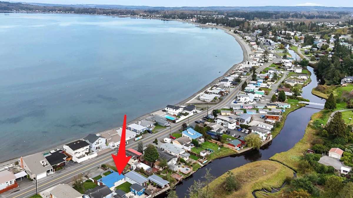 Birch Bay House | Cottage & Cabana between creek and Bay