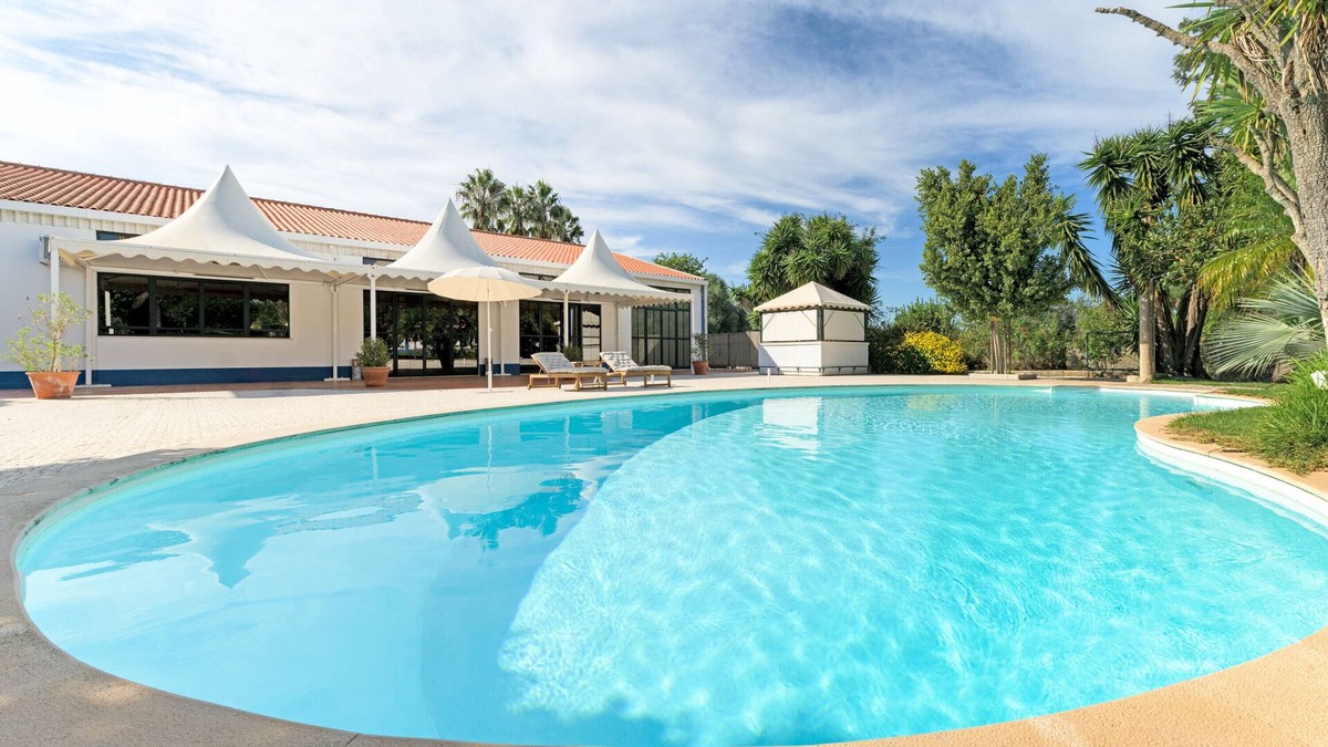 Santiago do Cacem Cottage | Cottage 'Casa Das Tílias' with Sea View, Wi-Fi and Air Conditioning