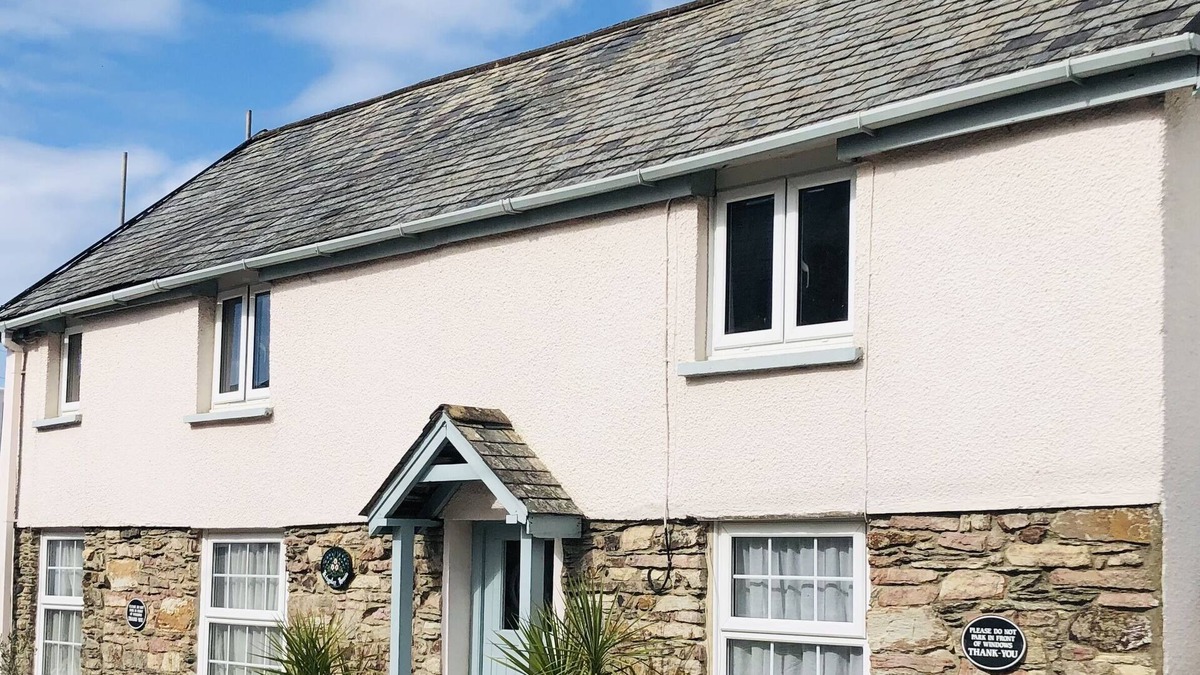 West Down House | Cottage, close to Devon beaches with games room