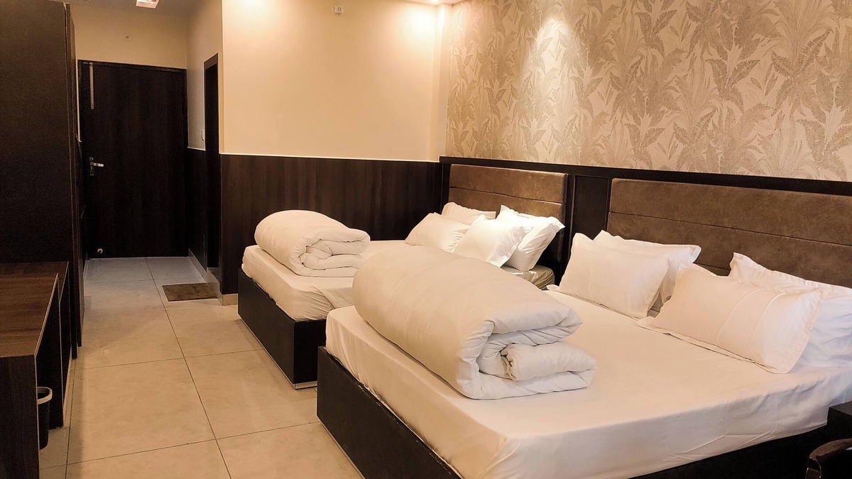 Almora Bed & Breakfast | Cottage Club Inn