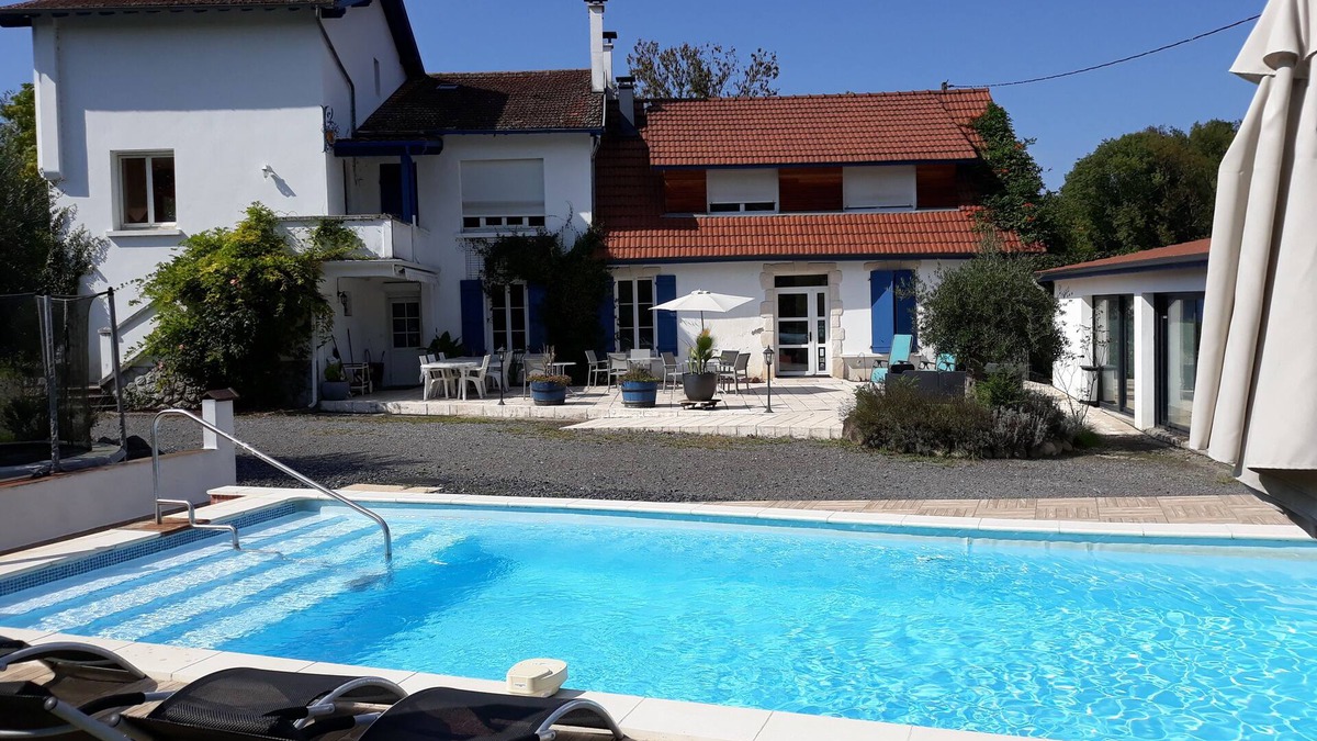Lourdes House | Cottage Coocooning Domaine de Merete 8-14 pers, 4 ears, Spa and Pool, adapted PMR