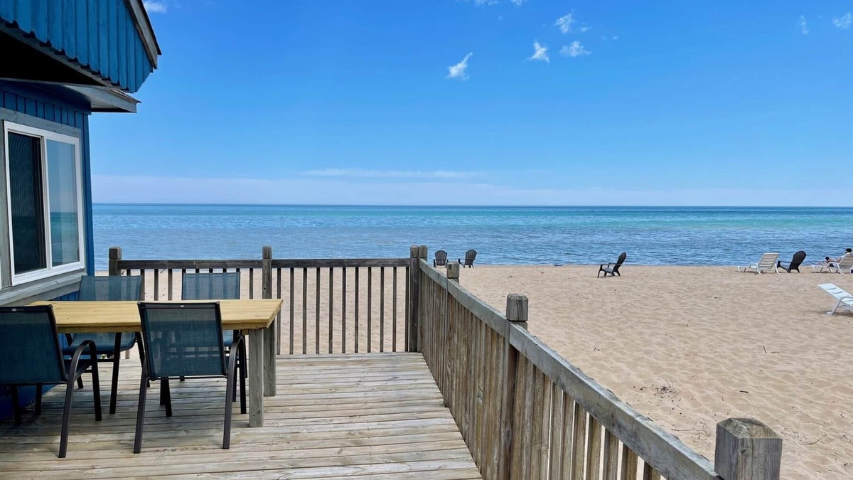 Oscoda Cottage | Cottage Cove · Lake Huron Beach Cottage No. 5
