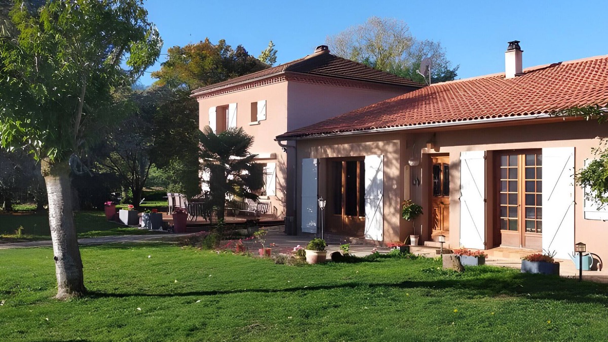 Rentieres Cottage | Cottage 'De La Fermette Aubepines' with Shared Pool, Private Terrace and Wi-Fi