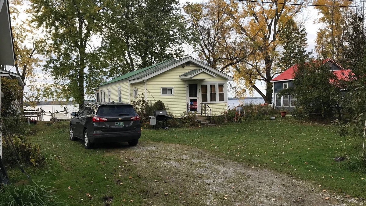 Swanton Cottage | Cottage Directly on Lake Champlain